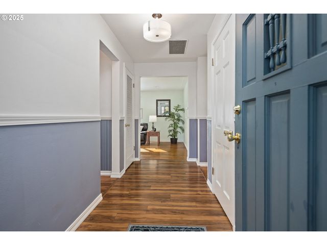 4196 WARD Dr Ne, Salem, OR 97305