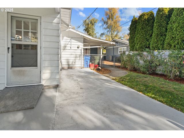 4196 WARD Dr Ne, Salem, OR 97305