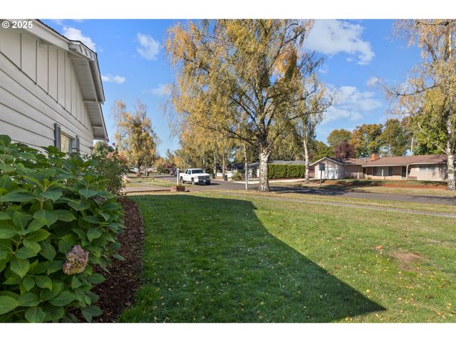 4196 WARD Dr Ne, Salem, OR 97305