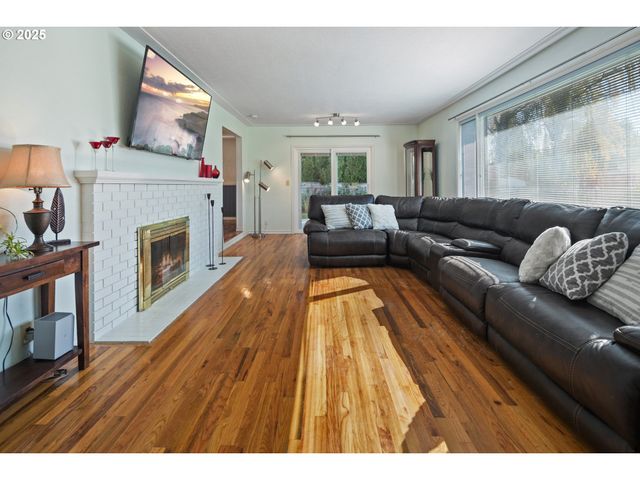 4196 WARD Dr Ne, Salem, OR 97305