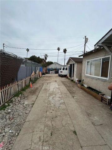 1362 E Vernon, Los Angeles, CA 90011