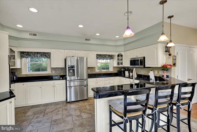 132 BARTON DR, Spring City, PA 19475