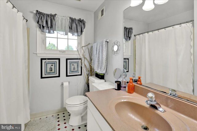 132 BARTON DR, Spring City, PA 19475