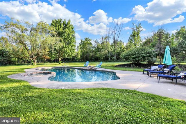 132 BARTON DR, Spring City, PA 19475