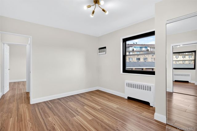 160-28 17th Avenue 5-129, Whitestone, NY 11357