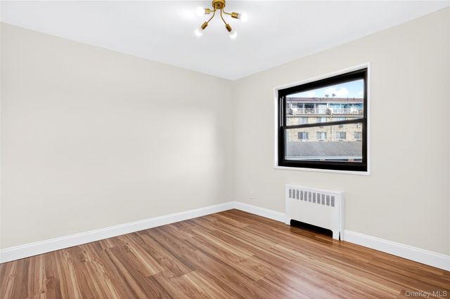 160-28 17th Avenue 5-129, Whitestone, NY 11357