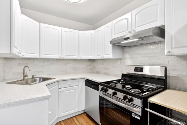 160-28 17th Avenue 5-129, Whitestone, NY 11357