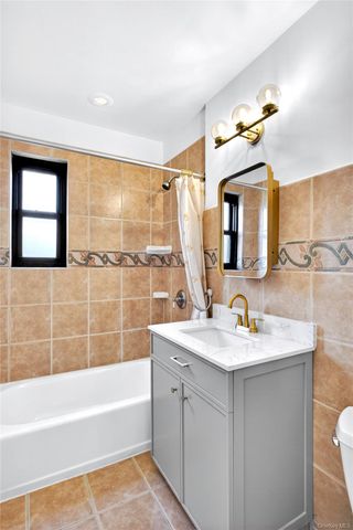 160-28 17th Avenue 5-129, Whitestone, NY 11357