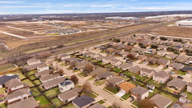 620 Misty Mountain Drive, Fort Worth, TX 76140