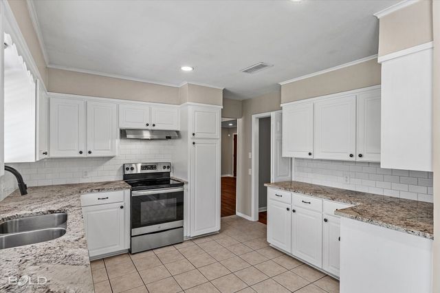305 Pecan Drive, Shreveport, LA 71106