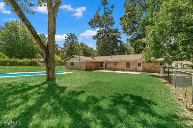 305 Pecan Drive, Shreveport, LA 71106