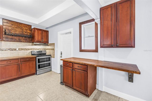 2906 W MAIN STREET, Tampa, FL 33607