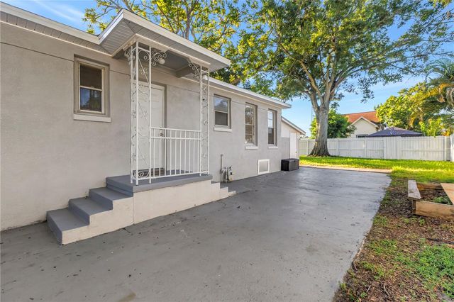 2906 W MAIN STREET, Tampa, FL 33607