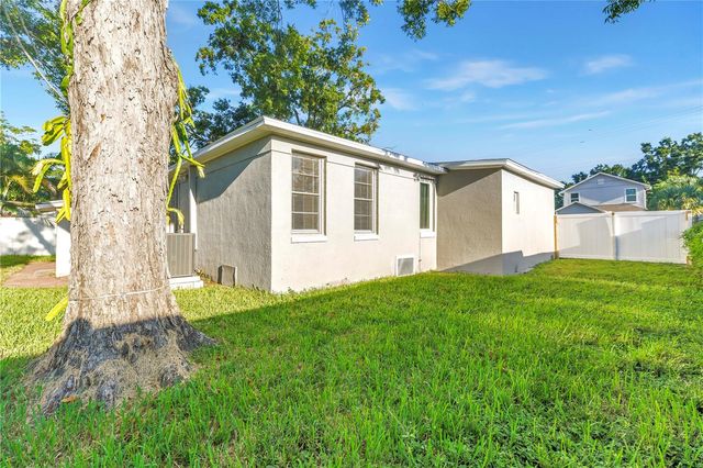 2906 W MAIN STREET, Tampa, FL 33607