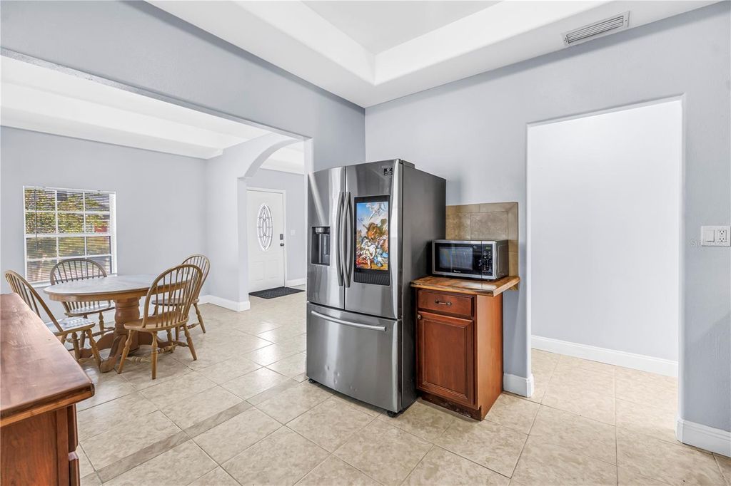 Image 15 of property listing at 2906 W MAIN STREET, Tampa, FL 33607