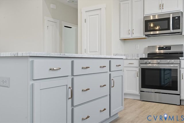 63 Wood Yard Rd, Dillwyn, VA 23936