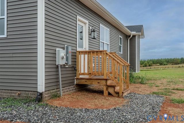 63 Wood Yard Rd, Dillwyn, VA 23936