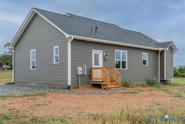 63 Wood Yard Rd, Dillwyn, VA 23936