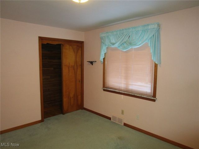 2921 Decamp Road, Youngstown, OH 44511