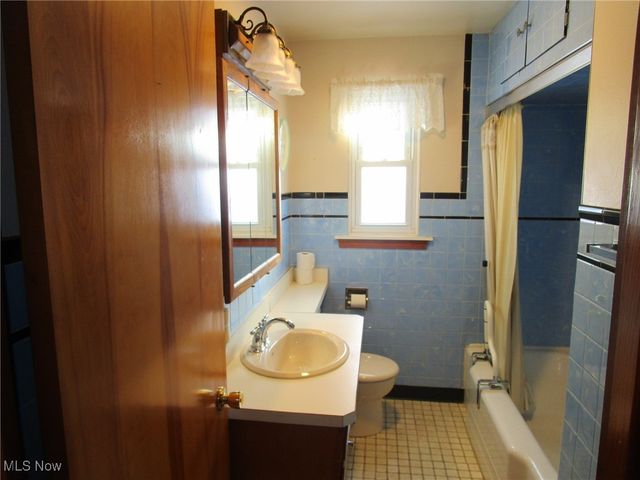 2921 Decamp Road, Youngstown, OH 44511