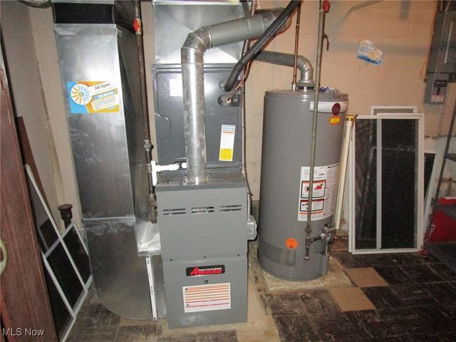 2921 Decamp Road, Youngstown, OH 44511