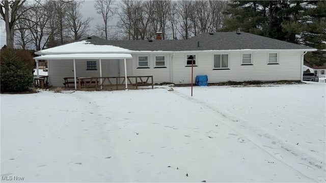 2921 Decamp Road, Youngstown, OH 44511