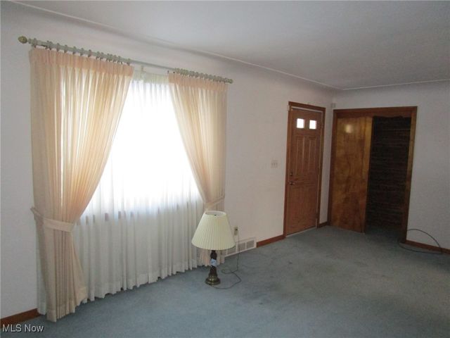 2921 Decamp Road, Youngstown, OH 44511