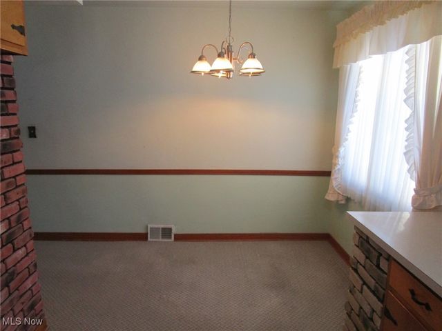 2921 Decamp Road, Youngstown, OH 44511