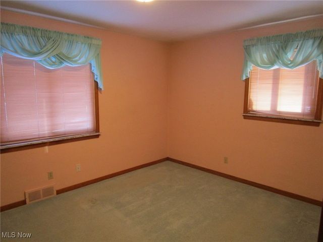 2921 Decamp Road, Youngstown, OH 44511