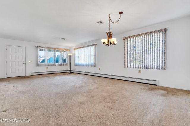 47 Normanton Court, Toms River, NJ 08757