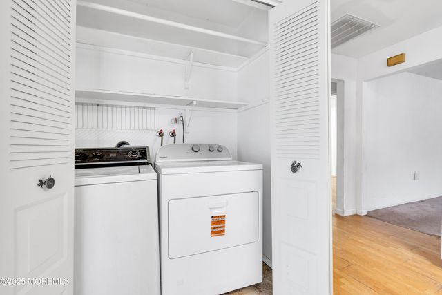 47 Normanton Court, Toms River, NJ 08757