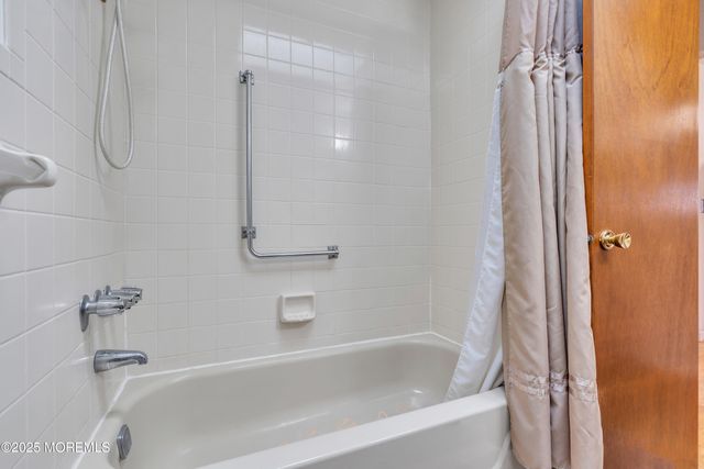 47 Normanton Court, Toms River, NJ 08757