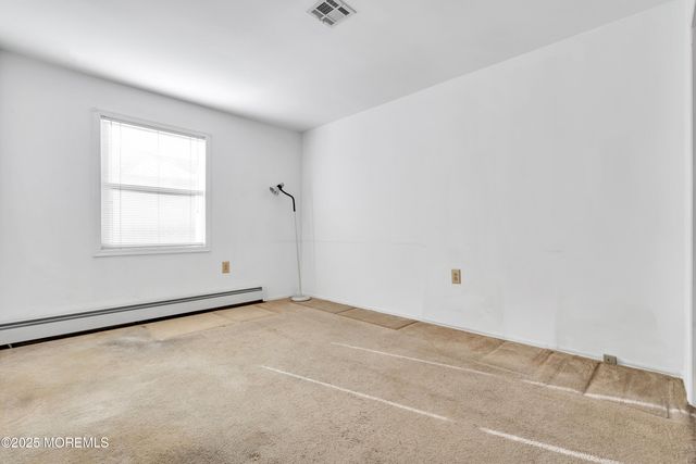 47 Normanton Court, Toms River, NJ 08757