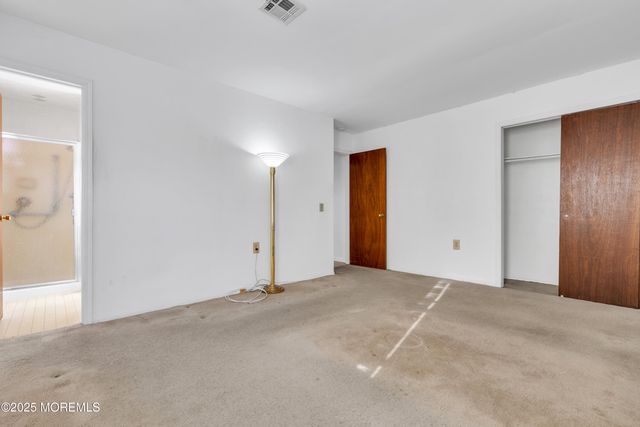 47 Normanton Court, Toms River, NJ 08757