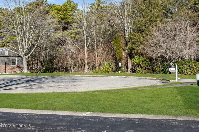 47 Normanton Court, Toms River, NJ 08757