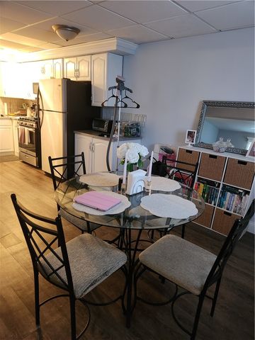 75 Chiswick Road, Warwick, RI 02889