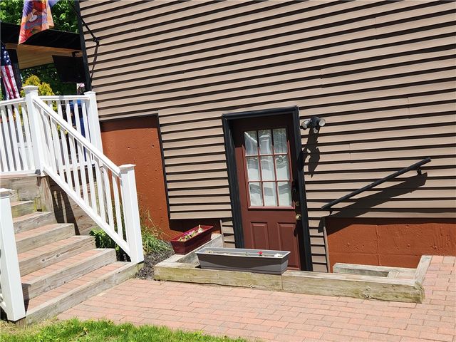 75 Chiswick Road, Warwick, RI 02889