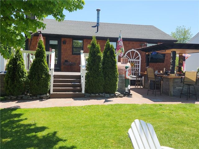 75 Chiswick Road, Warwick, RI 02889