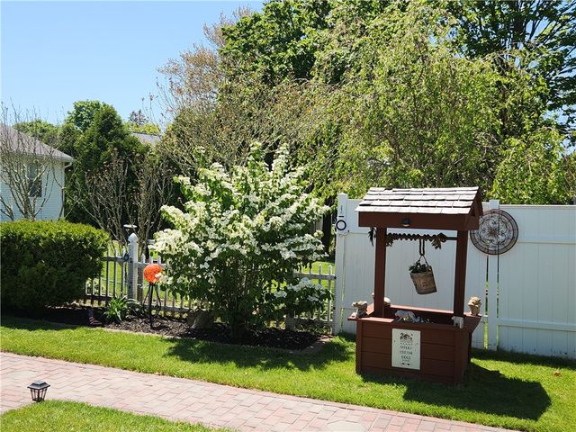 75 Chiswick Road, Warwick, RI 02889
