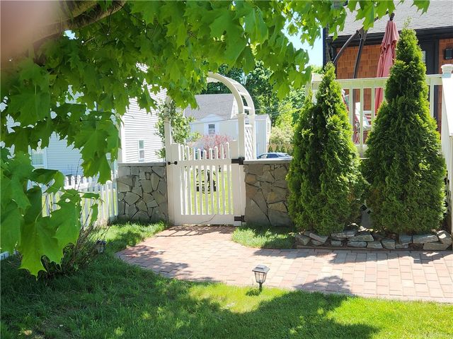 75 Chiswick Road, Warwick, RI 02889