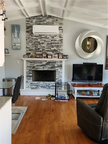 75 Chiswick Road, Warwick, RI 02889