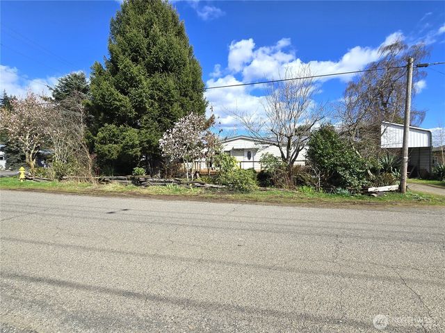 520 N 3rd Street, Elma, WA 98541