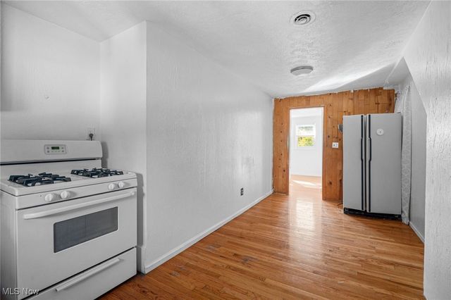 4571 W 157th Street 2, Cleveland, OH 44135