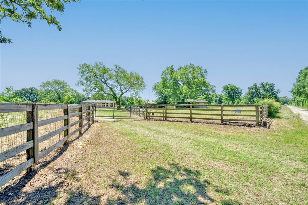 4442 Poteet Road, Normangee, TX 77871 — photo 2