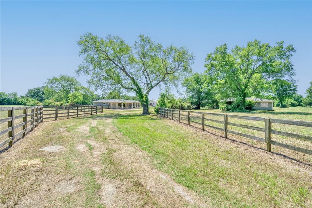 4442 Poteet Road, Normangee, TX 77871 — photo 3