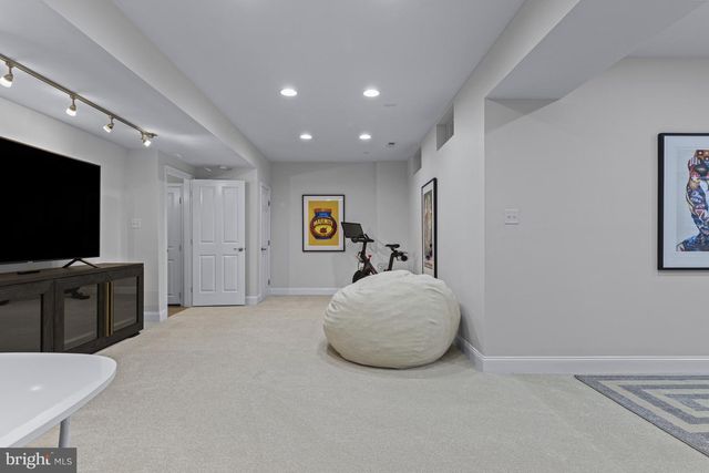 38 WESTHAMPTON DR, Wilmington, DE 19808