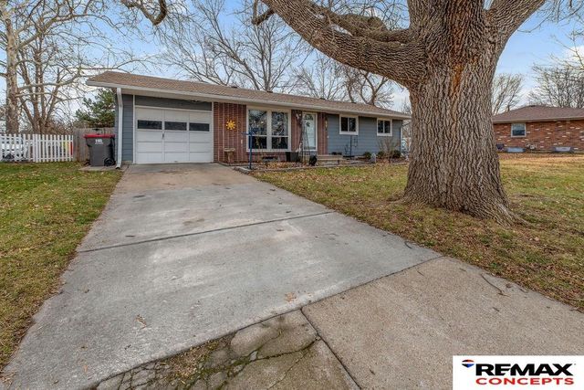 4910 Canterbury Lane, Lincoln, NE 68512