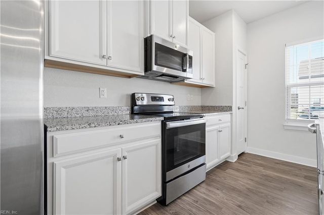 266 Foxglove DR, Portsmouth, VA 23701