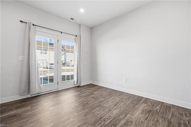 266 Foxglove DR, Portsmouth, VA 23701