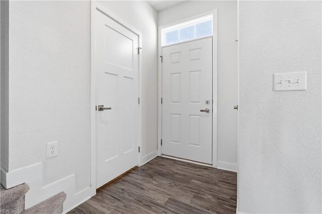 266 Foxglove DR, Portsmouth, VA 23701